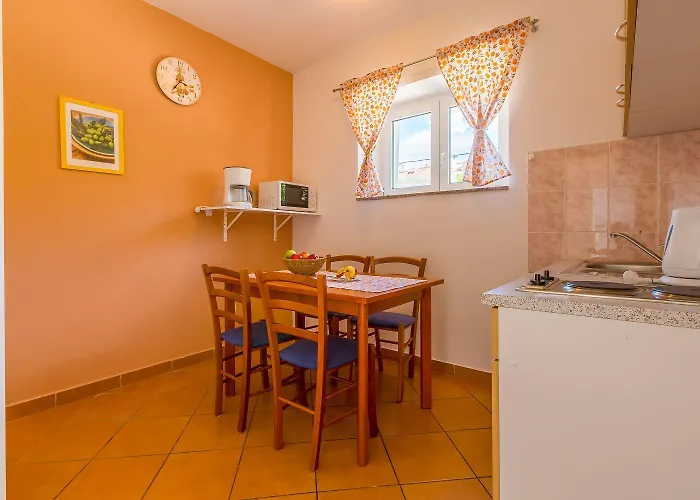 Lauschiges Nur 300 Meter Zum Mit Meerblick Und Kinderschaukel Apartament